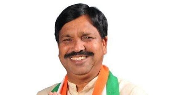 ಅಪಘಾತದಲ್ಲಿ ಗಾಯಗೊಂಡ ವಿಧಾನಸಭೆ ಉಪಾಧ್ಯಕ್ಷ ರುದ್ರಪ್ಪ ಲಮಾಣಿ ಅಪಘಾತದಲ್ಲಿ ಗಾಯಗೊಂಡ ವಿಧಾನಸಭೆ ಉಪಾಧ್ಯಕ್ಷ ರುದ್ರಪ್ಪ ಲಮಾಣಿ