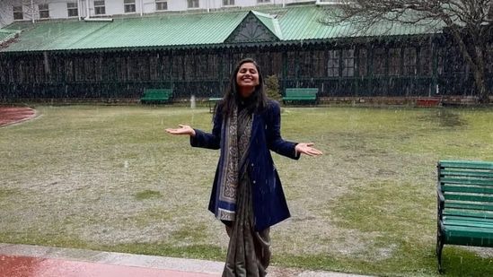 ಅಂಕಿತಾ ಜೈನ್ ತಮ್ಮ ಶಿಕ್ಷಣದ ನಂತರ ಅವರು ಖಾಸಗಿ ವಲಯದಲ್ಲಿ ಉತ್ತಮ ವೇತನದ ಉದ್ಯೋಗದಲ್ಲಿದ್ದರು. ಆದರೆ ನಂತರ ಅವರು ಐಎಎಸ್ ಮಾಡಬೇಕು ಎಂದು ಬಯಸಿದರು. ಅಂಕಿತಾ ಜೈನ್ ತಮ್ಮ ಶಿಕ್ಷಣದ ನಂತರ ಅವರು ಖಾಸಗಿ ವಲಯದಲ್ಲಿ ಉತ್ತಮ ವೇತನದ ಉದ್ಯೋಗದಲ್ಲಿದ್ದರು. ಆದರೆ ನಂತರ ಅವರು ಐಎಎಸ್ ಮಾಡಬೇಕು ಎಂದು ಬಯಸಿದರು. 