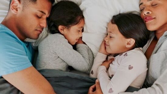 Parenting Tips: ಮಕ್ಕಳನ್ನು ಯಾವಾಗ ಪ್ರತ್ಯೇಕವಾಗಿ ಮಲಗಿಸಬೇಕು? ರೂಢಿ ಮಾಡಿಸುವುದು ಹೇಗೆ? ಇಲ್ಲಿದೆ ವಿವರ Parenting Tips: ಮಕ್ಕಳನ್ನು ಯಾವಾಗ ಪ್ರತ್ಯೇಕವಾಗಿ ಮಲಗಿಸಬೇಕು? ರೂಢಿ ಮಾಡಿಸುವುದು ಹೇಗೆ? ಇಲ್ಲಿದೆ ವಿವರ