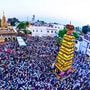 ಎರಡು ವಾರಗಳ ಕಾಲ ನಡೆಯುವ ಅದರಲ್ಲೂ ಕಲ್ಯಾಣ ಕರ್ನಾಟಕ ಭಾಗದ ದೊಡ್ಡ ಜಾತ್ರೆ ಎಂದು ಪ್ರಸಿದ್ದಿಯಾಗಿರುವ ಕಲಬುರಗಿ ಶರಣಬಸವೇಶ್ವರರ 203ನೇ ಮಹಾರಥೋತ್ಸವ ಬುಧವಾರ ಸಂಜೆ ನೆರವೇರಿತು <p>ಎರಡು ವಾರಗಳ ಕಾಲ ನಡೆಯುವ ಅದರಲ್ಲೂ ಕಲ್ಯಾಣ ಕರ್ನಾಟಕ ಭಾಗದ ದೊಡ್ಡ ಜಾತ್ರೆ ಎಂದು ಪ್ರಸಿದ್ದಿಯಾಗಿರುವ ಕಲಬುರಗಿ ಶರಣಬಸವೇಶ್ವರರ 203ನೇ ಮಹಾರಥೋತ್ಸವ ಬುಧವಾರ ಸಂಜೆ ನೆರವೇರಿತು</p>