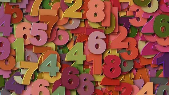 ಗಮನಿಸಿ: ಸಂಖ್ಯಾಶಾಸ್ತ್ರದ ಲೆಕ್ಕಾಚಾರಕ್ಕೆ ಹಲವು ಸೂತ್ರಗಳಿವೆ. ನಿರ್ದಿಷ್ಟ ರೀತಿಯಲ್ಲಿ ಕ್ರಮಬದ್ಧವಾಗಿ ಈ ಸಂಖ್ಯಾ ಭವಿಷ್ಯ ನೀಡಲಾಗಿದೆ. ಆದರೆ ಒಟ್ಟಾರೆಯಾಗಿ ಸಂಖ್ಯಾಶಾಸ್ತ್ರ ಎನ್ನುವುದು ನಂಬಿಕೆಯ ಮಾತು. ಓದುಗರ ನಂಬಿಕೆಯನ್ನು ‘ಹಿಂದೂಸ್ತಾನ್ ಟೈಮ್ಸ್ ಕನ್ನಡ’ ಗೌರವಿಸುತ್ತದೆ. ಇಲ್ಲಿರುವ ಯಾವುದೇ ಶಿಫಾರಸು ಅಥವಾ ಸಲಹೆಗಳನ್ನು ಪಾಲಿಸುವುದು ಓದುಗರ ವಿವೇಚನೆ, ನಂಬಿಕೆಗೆ ಬಿಟ್ಟ ವಿಷಯವಾಗಿರುತ್ತದೆ