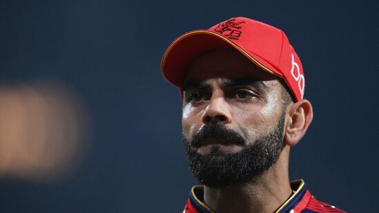 ಮೊದಲು ಬ್ಯಾಟಿಂಗ್ ಮಾಡಿದ ನೈಟ್ ರೈಡರ್ಸ್ 8 ವಿಕೆಟ್ ನಷ್ಟಕ್ಕೆ 174 ರನ್ ಗಳಿಸಿತು. ಅತ್ಯುತ್ತಮ ಪ್ರದರ್ಶನ ನೀಡಿದ ಕೆಕೆಆರ್ ನಾಯಕ ಅಜಿಂಕ್ಯ ರಹಾನೆ 25 ಎಸೆತಗಳಲ್ಲಿ ತಮ್ಮ ಅರ್ಧ ಶತಕ ಪೂರ್ಣಗೊಳಿಸಿದರು. ನಂತರ 31 ಎಸೆತಗಳಲ್ಲಿ 56 ರನ್ ಗಳಿಸಿ ಔಟಾದರು. ಅಂತಿಮವಾಗಿ 20 ಓವರ್​​ಗಳಲ್ಲಿ 8 ವಿಕೆಟ್ ನಷ್ಟಕ್ಕೆ 174 ರನ್ ಗಳಿಸಿತು.