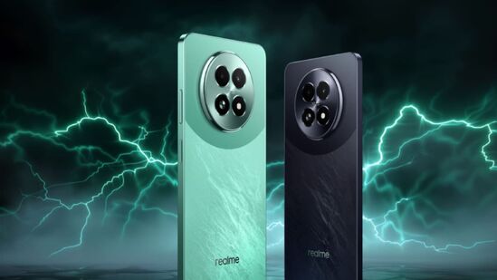 ರಿಯಲ್ಮಿ 13 5G-ಈ Realme ಫೋನ್ 8GB RAM ಮತ್ತು 128GB ಸಂಗ್ರಹಣೆಯ ಪ್ರಯೋಜನವನ್ನು ನೀಡುತ್ತಿದೆ. ಈ ಫೋನ್ ರೂ. 14,999 ಗೆ ಪಟ್ಟಿ ಮಾಡಲಾಗಿದ್ದು, ಆಯ್ದ ಬ್ಯಾಂಕ್ ಕಾರ್ಡ್ಗಳೊಂದಿಗೆ ರೂ. 1499 ರಿಯಾಯಿತಿಯಲ್ಲಿ ಲಭ್ಯವಿದೆ. ಇದು ಮೀಡಿಯಾ ಟೆಕ್ ಡೈಮೆನ್ಸಿಟಿ 6300 ಪ್ರೊಸೆಸರ್ ಹೊಂದಿದೆ. ರಿಯಲ್ಮಿ 13 5G-ಈ Realme ಫೋನ್ 8GB RAM ಮತ್ತು 128GB ಸಂಗ್ರಹಣೆಯ ಪ್ರಯೋಜನವನ್ನು ನೀಡುತ್ತಿದೆ. ಈ ಫೋನ್ ರೂ. 14,999 ಗೆ ಪಟ್ಟಿ ಮಾಡಲಾಗಿದ್ದು, ಆಯ್ದ ಬ್ಯಾಂಕ್ ಕಾರ್ಡ್ಗಳೊಂದಿಗೆ ರೂ. 1499 ರಿಯಾಯಿತಿಯಲ್ಲಿ ಲಭ್ಯವಿದೆ. ಇದು ಮೀಡಿಯಾ ಟೆಕ್ ಡೈಮೆನ್ಸಿಟಿ 6300 ಪ್ರೊಸೆಸರ್ ಹೊಂದಿದೆ.