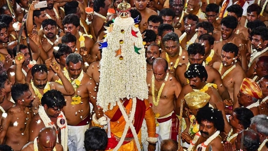 2025ರ ಏಪ್ರಿಲ್ 12 ರಂದು ಬೆಂಗಳೂರು ಕರಗ ಶಕ್ತ್ಯುತ್ಸವ ನಡೆಯಲಿದೆ. (ಫೋಟೊ-ಸಂಗ್ರಹ) 2025ರ ಏಪ್ರಿಲ್ 12 ರಂದು ಬೆಂಗಳೂರು ಕರಗ ಶಕ್ತ್ಯುತ್ಸವ ನಡೆಯಲಿದೆ. (ಫೋಟೊ-ಸಂಗ್ರಹ)