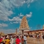 ಕರ್ನಾಟಕ ಹಾಗೂ ತಮಿಳುನಾಡು ಗಡಿ ಭಾಗದ ಮಲೈ ಮಹದೇಶ್ವರ ಬೆಟ್ಟದಲ್ಲಿ ಯುಗಾದಿ ಜಾತ್ರಾ ಮಹೋತ್ಸವ ನಾಲ್ಕು ದಿನಗಳ ಕಾಲ ವಿಜೃಂಭಣೆಯಿಂದ ನಡೆಯಲಿದ್ದು. ಭಕ್ತರು ಬೆಟ್ಟಕ್ಕೆ ಆಗಮಿಸುತ್ತಿದ್ದಾರೆ. <p>ಕರ್ನಾಟಕ ಹಾಗೂ ತಮಿಳುನಾಡು ಗಡಿ ಭಾಗದ ಮಲೈ ಮಹದೇಶ್ವರ ಬೆಟ್ಟದಲ್ಲಿ ಯುಗಾದಿ ಜಾತ್ರಾ ಮಹೋತ್ಸವ ನಾಲ್ಕು ದಿನಗಳ ಕಾಲ ವಿಜೃಂಭಣೆಯಿಂದ ನಡೆಯಲಿದ್ದು. ಭಕ್ತರು ಬೆಟ್ಟಕ್ಕೆ ಆಗಮಿಸುತ್ತಿದ್ದಾರೆ.</p>