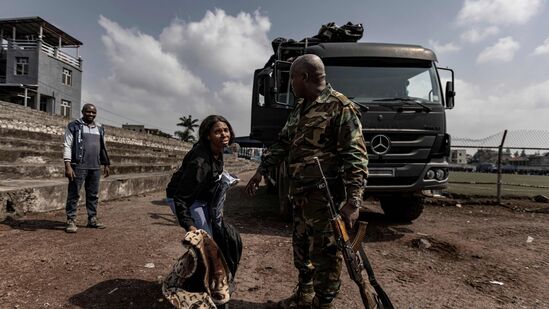 ಬುರುಂಡಿ ಮತ್ತು ಘಾನಾದಂತಹ ದೇಶಗಳಲ್ಲಿಯೂ ಸಹ ಸ್ಥಿರ ಸರ್ಕಾರ ರಚನೆ ಸಾಧ್ಯವಾಗುವುದಿಲ್ಲ. ಇಲ್ಲಿ ದಂಗೆಗೆ ಜನಾಂಗೀಯ ಹೋರಾಟ ಕಾರಣವಾಗಿದೆ. ಈ ದೇಶಗಳು ಇನ್ನೂ ಬಲವಾಗಿ ಪ್ರಬಲವಾಗಿಲ್ಲ. ಬಡತನ ಕೂಡ ತುಂಬಾ ಇದೆ, ಜನರು ಸಹ ತಿನ್ನಬೇಕಾಗುತ್ತದೆ. ಈ ದೇಶಗಳು ಅಪರಾಧದ ವಿಷಯದಲ್ಲಿ ಅಗ್ರಸ್ಥಾನದಲ್ಲಿವೆ.