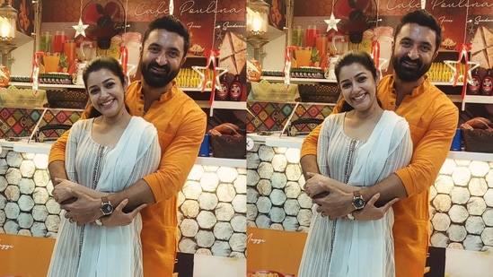 Actress Chaya Singh and Krishna:  ನಟ ಕೃಷ್ಣಾ ಅವರು ಚೆನ್ನೈನಲ್ಲಿ ಬಿಝಿ ಇರುತ್ತಾರೆ. ನಟಿ ಛಾಯಾ ಸಿಂಗ್‌ ಬೆಂಗಳೂರಿನಲ್ಲಿ ಸೀರಿಯಲ್‌ ಅಥವಾ ಸಿನಿಮಾ ಶೂಟಿಂಗ್‌ನಲ್ಲಿ ಬಿಝಿ ಇರುತ್ತಾರೆ. ಇವರಿಬ್ಬರು ಕೆಲವೊಮ್ಮೆ ಭೇಟಿಯಾಗುವಾಗ "ಎರಡು ವರ್ಷ" ಆಗುತ್ತದೆ ಎಂದು ಇತ್ತೀಚೆಗೆ ಯೂಟ್ಯೂಬ್‌ ಸಂದರ್ಶನದಲ್ಲಿ ಹೇಳಿದ್ದರು. 