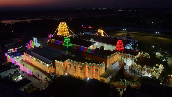 ಭದ್ರಾಚಲಂನಲ್ಲಿ ಸೀತಾರಾಮ ಕಲ್ಯಾಣೋತ್ಸವದ ಸಿದ್ಧತೆಗಳು ಸಾಗುತ್ತಿವೆ. ಭದ್ರಾಚಲಂನಲ್ಲಿ ಸೀತಾರಾಮ ಕಲ್ಯಾಣೋತ್ಸವದ ಸಿದ್ಧತೆಗಳು ಸಾಗುತ್ತಿವೆ.