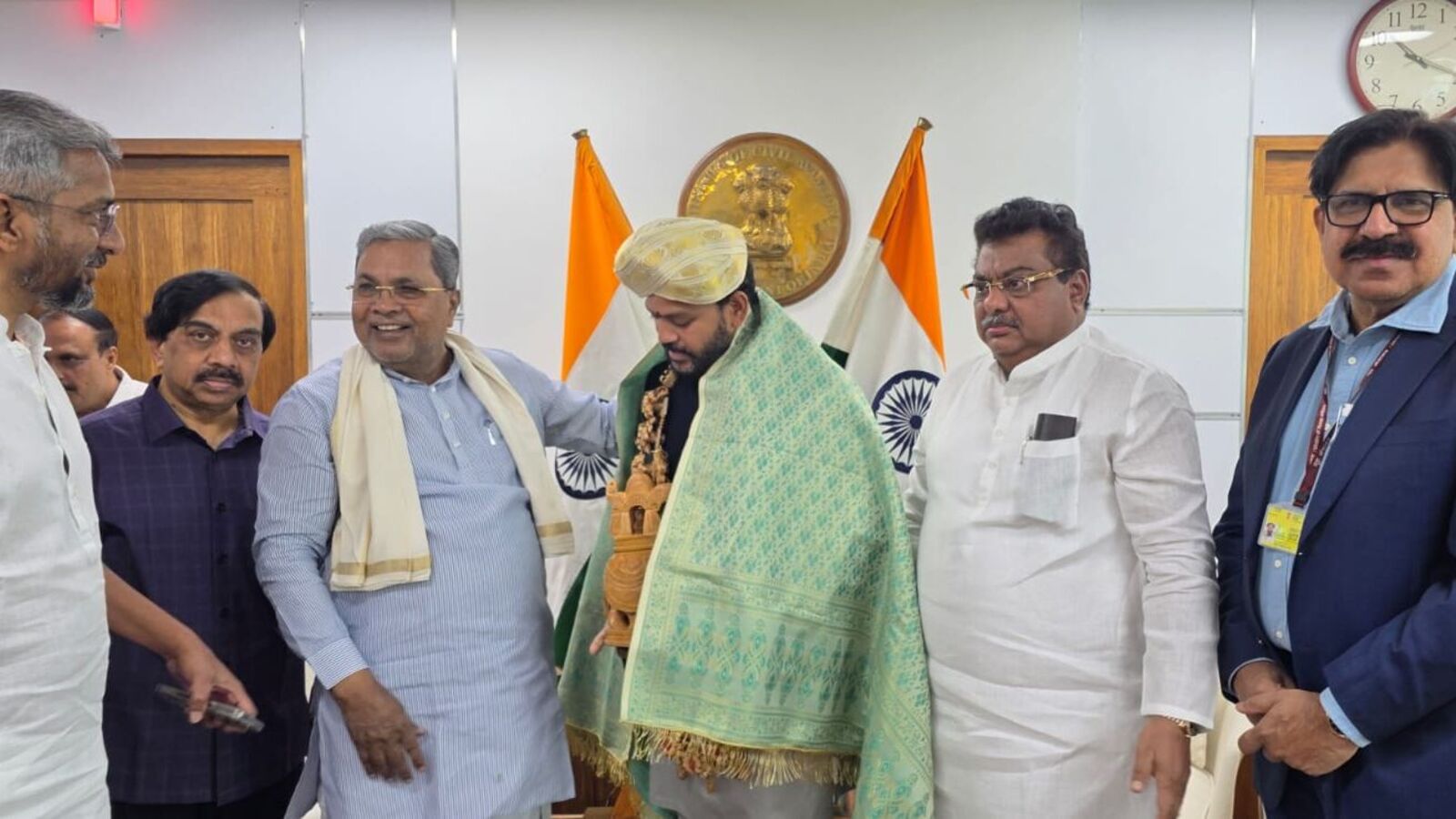 Karnataka Airports: ಮೈಸೂರು, ಕಲಬುರಗಿ, ವಿಜಯಪುರ ವಿಮಾನ ನಿಲ್ದಾಣಗಳ ವಿಸ್ತರಣೆ, ವಿಮಾನ ಸಂಚಾರ: ಕೇಂದ್ರ ಸಚಿವರ ಜತೆ ಸಿದ್ದರಾಮಯ್ಯ ಚರ್ಚೆ