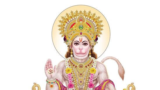 ಹಿಂದೂ ಧರ್ಮದಲ್ಲಿ ಹನುಮಾನ್ ಜಯಂತಿಗೆ ವಿಶೇಷ ಮಹತ್ವವಿದೆ. ಹನುಮಾನ್ ಜಯಂತಿಯನ್ನು ಪ್ರತಿ ವರ್ಷ ಚೈತ್ರ ಮಾಸದ ಹುಣ್ಣಿಮೆಯ ದಿನದಂದು ಆಚರಿಸಲಾಗುತ್ತದೆ. ಈ ವರ್ಷ ಹನುಮಾನ್ ಜಯಂತಿಯನ್ನು ಏಪ್ರಿಲ್ 12 ರಂದು ಆಚರಿಸಲಾಗುತ್ತದೆ. ರಾಮನವಮಿಯ ನಂತರ ಬರುವ ಈ ಹಬ್ಬದ ಬಗ್ಗೆ ಜನರು ತುಂಬಾ ಉತ್ಸುಕರಾಗಿದ್ದಾರೆ. ಹನುಮಾನ್ ಜಯಂತಿಯಂದು ದಾನ ಮಾಡಲು ಯಾವ ವಸ್ತುಗಳು ಹೆಚ್ಚು ಮಂಗಳಕರವೆಂದು ತಿಳಿಯಿರಿ. <p>ಹಿಂದೂ ಧರ್ಮದಲ್ಲಿ ಹನುಮಾನ್ ಜಯಂತಿಗೆ ವಿಶೇಷ ಮಹತ್ವವಿದೆ. ಹನುಮಾನ್ ಜಯಂತಿಯನ್ನು ಪ್ರತಿ ವರ್ಷ ಚೈತ್ರ ಮಾಸದ ಹುಣ್ಣಿಮೆಯ ದಿನದಂದು ಆಚರಿಸಲಾಗುತ್ತದೆ. ಈ ವರ್ಷ ಹನುಮಾನ್ ಜಯಂತಿಯನ್ನು ಏಪ್ರಿಲ್ 12 ರಂದು ಆಚರಿಸಲಾಗುತ್ತದೆ. ರಾಮನವಮಿಯ ನಂತರ ಬರುವ ಈ ಹಬ್ಬದ ಬಗ್ಗೆ ಜನರು ತುಂಬಾ ಉತ್ಸುಕರಾಗಿದ್ದಾರೆ. ಹನುಮಾನ್ ಜಯಂತಿಯಂದು ದಾನ ಮಾಡಲು ಯಾವ ವಸ್ತುಗಳು ಹೆಚ್ಚು ಮಂಗಳಕರವೆಂದು ತಿಳಿಯಿರಿ.</p>