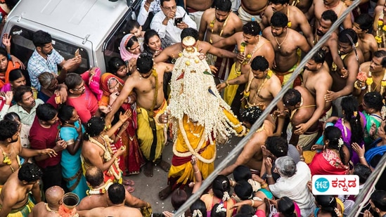 ಏಪ್ರಿಲ್ 12ರಂದು ಬೆಂಗಳೂರಿನ ಐತಿಹಾಸಿಕ ಕರಗ ಉತ್ಸವ ಏಪ್ರಿಲ್ 12ರಂದು ಬೆಂಗಳೂರಿನ ಐತಿಹಾಸಿಕ ಕರಗ ಉತ್ಸವ