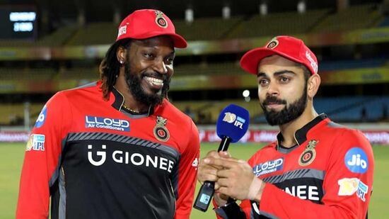 ಕ್ರಿಸ್ ಗೇಲ್ ಮತ್ತು ವಿರಾಟ್ ಕೊಹ್ಲಿ: ಐಪಿಎಲ್‌ನಲ್ಲಿ ಆರ್‌ಸಿಬಿ ತಂಡದ ಸ್ಟಾರ್‌ ಆಟಗಾರರಾದ ಕ್ರಿಸ್ ಗೇಲ್ 22 ಬಾರಿ ಪಂದ್ಯಶ್ರೇಷ್ಠ ಪ್ರಶಸ್ತಿ ಪಡೆದಿದ್ದರೆ, ವಿರಾಟ್ ಕೊಹ್ಲಿ 18 ಬಾರಿ ಪಂದ್ಯಶ್ರೇಷ್ಠ ಪ್ರಶಸ್ತಿ ಪಡೆದಿದ್ದಾರೆ.