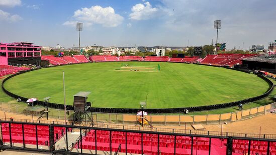 ಆರ್ಆರ್ vs ಆರ್ಸಿಬಿ, ಡಿಸಿ vs ಎಂಐ ನಡುವೆ ರೋಚಕ ಐಪಿಎಲ್ ಪಂದ್ಯದ ಪಿಚ್-ಹವಾಮಾನ ವರದಿ ಆರ್ಆರ್ vs ಆರ್ಸಿಬಿ, ಡಿಸಿ vs ಎಂಐ ನಡುವೆ ರೋಚಕ ಐಪಿಎಲ್ ಪಂದ್ಯದ ಪಿಚ್-ಹವಾಮಾನ ವರದಿ