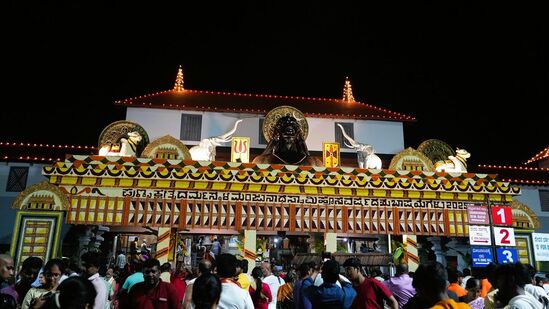 ಧರ್ಮಸ್ಥಳದಲ್ಲಿ ದೇವರ ದರ್ಶನ ಸಮಯ ಬದಲಾವಣೆ ಮಾಡಲಾಗಿದೆ. ಧರ್ಮಸ್ಥಳದಲ್ಲಿ ದೇವರ ದರ್ಶನ ಸಮಯ ಬದಲಾವಣೆ ಮಾಡಲಾಗಿದೆ.