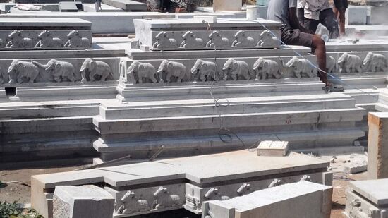 ಈಗ ಮುಡುಕುತೊರೆ ದೇಗುಲದ ಪುನರುತ್ಥಾನ ಚಟುವಟಿಕೆ ನಾಲ್ಕೈದು ವರ್ಷದಿಂದ ನಡೆದಿದೆ. ದೇಗುಲದ ಒಳ ಭಾಗವನ್ನು ಹೊಸದಾಗಿಯೇ ನಿರ್ಮಿಸುವ ಕಾರ್ಯ ನಡೆದಿದೆ, ಈಗ ಮುಡುಕುತೊರೆ ದೇಗುಲದ ಪುನರುತ್ಥಾನ ಚಟುವಟಿಕೆ ನಾಲ್ಕೈದು ವರ್ಷದಿಂದ ನಡೆದಿದೆ. ದೇಗುಲದ ಒಳ ಭಾಗವನ್ನು ಹೊಸದಾಗಿಯೇ ನಿರ್ಮಿಸುವ ಕಾರ್ಯ ನಡೆದಿದೆ,