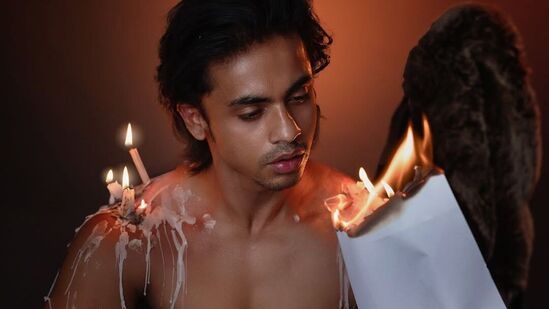 ಕನ್ನಡ ಸಿನಿಮಾ, ಕಿರುತೆರೆ ನಟಿಯರ ಜತೆಗಿನ ಬೋಲ್ಡ್ ಡಾನ್ಸ್ ಮೂಲಕವೂ ಸದ್ದು ಮಾಡುತ್ತಿರುತ್ತಾರೆ ಕಿಶನ್. ಕನ್ನಡ ಸಿನಿಮಾ, ಕಿರುತೆರೆ ನಟಿಯರ ಜತೆಗಿನ ಬೋಲ್ಡ್ ಡಾನ್ಸ್ ಮೂಲಕವೂ ಸದ್ದು ಮಾಡುತ್ತಿರುತ್ತಾರೆ ಕಿಶನ್.