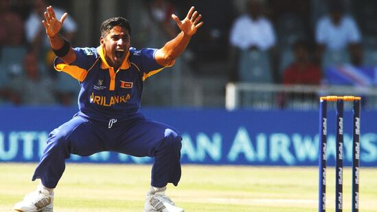 ಈ ದಾಖಲೆಯು 2001ರಲ್ಲಿ ಕ್ರಿಕೆಟ್ ಇತಿಹಾಸದ ಪುಟಗಳಲ್ಲಿ ದಾಖಲಾಗಿತ್ತು. ಶ್ರೀಲಂಕಾ ಮತ್ತು ಜಿಂಬಾಬ್ವೆ ನಡುವಿನ ಈ ಪಂದ್ಯದಲ್ಲಿ ಹೊಸ ದಾಖಲೆ ನಿರ್ಮಾಣವಾಯಿತು. ಇಡೀ ತಂಡವನ್ನು 38 ರನ್ಗೆ ಆಲೌಟ್ ಮಾಡುವಲ್ಲಿ ಯಶಸ್ವಿಯಾದರು. ಕ್ರೂರ ಮೃಗದಂತೆ ಮೇಲೆರಗಿ ಬೌಲಿಂಗ್ನಲ್ಲಿ ಇತಿಹಾಸ ಸೃಷ್ಟಿಸಿದ್ದರು. ಈ ದಾಖಲೆಯು 2001ರಲ್ಲಿ ಕ್ರಿಕೆಟ್ ಇತಿಹಾಸದ ಪುಟಗಳಲ್ಲಿ ದಾಖಲಾಗಿತ್ತು. ಶ್ರೀಲಂಕಾ ಮತ್ತು ಜಿಂಬಾಬ್ವೆ ನಡುವಿನ ಈ ಪಂದ್ಯದಲ್ಲಿ ಹೊಸ ದಾಖಲೆ ನಿರ್ಮಾಣವಾಯಿತು. ಇಡೀ ತಂಡವನ್ನು 38 ರನ್ಗೆ ಆಲೌಟ್ ಮಾಡುವಲ್ಲಿ ಯಶಸ್ವಿಯಾದರು. ಕ್ರೂರ ಮೃಗದಂತೆ ಮೇಲೆರಗಿ ಬೌಲಿಂಗ್ನಲ್ಲಿ ಇತಿಹಾಸ ಸೃಷ್ಟಿಸಿದ್ದರು.