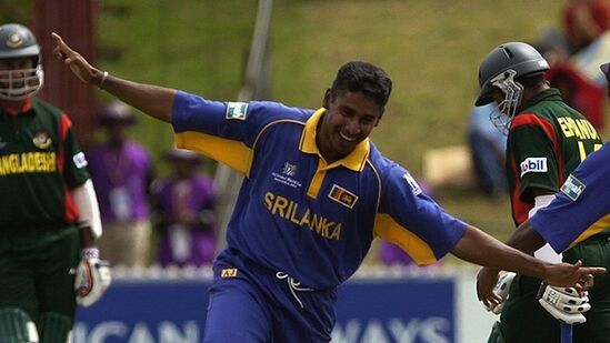 ಚಾಮಿಂದಾ ವಾಸ್ ತಮ್ಮ ವೃತ್ತಿಜೀವನದಲ್ಲಿ 322 ಏಕದಿನ, 111 ಟೆಸ್ಟ್ ಪಂದ್ಯಗಳನ್ನು ಆಡಿದ್ದು, ಕ್ರಮವಾಗಿ 400 ಮತ್ತು 355 ವಿಕೆಟ್ಗಳನ್ನು ಪಡೆದಿದ್ದಾರೆ. ಟಿ20ಯಲ್ಲಿ ಕೇವಲ 6 ಪಂದ್ಯಗಳನ್ನು ಆಡಿದ್ದು, ಅವರ ಹೆಸರಿನಲ್ಲಿ ಕೇವಲ 6 ವಿಕೆಟ್ ಪಡೆದಿದ್ದಾರೆ. ಚಾಮಿಂದಾ ವಾಸ್ ತಮ್ಮ ವೃತ್ತಿಜೀವನದಲ್ಲಿ 322 ಏಕದಿನ, 111 ಟೆಸ್ಟ್ ಪಂದ್ಯಗಳನ್ನು ಆಡಿದ್ದು, ಕ್ರಮವಾಗಿ 400 ಮತ್ತು 355 ವಿಕೆಟ್ಗಳನ್ನು ಪಡೆದಿದ್ದಾರೆ. ಟಿ20ಯಲ್ಲಿ ಕೇವಲ 6 ಪಂದ್ಯಗಳನ್ನು ಆಡಿದ್ದು, ಅವರ ಹೆಸರಿನಲ್ಲಿ ಕೇವಲ 6 ವಿಕೆಟ್ ಪಡೆದಿದ್ದಾರೆ.