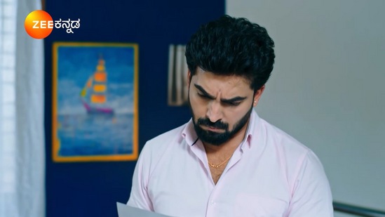 ಆ ಪತ್ರವನ್ನು ನೇರವಾಗಿ ರಾಮನಿಗೆ ತಂದು ಅವನ ಕೈಗಿಡುತ್ತಾನೆ ಅಶೋಕ. ಪತ್ರವನ್ನು ಅಷ್ಟೇ ಗಂಭೀರವಾಗಿಯೇ ಓದುವ ರಾಮ್, ಇದು ನಿಜ ಎಂದು ನಂಬುತ್ತಾನಾ? ಇದಕ್ಕೆ ಇಂದಿನ ಸಂಚಿಕೆಯಲ್ಲಿ ಉತ್ತರ ಸಿಗಲಿದೆ. ಆ ಪತ್ರವನ್ನು ನೇರವಾಗಿ ರಾಮನಿಗೆ ತಂದು ಅವನ ಕೈಗಿಡುತ್ತಾನೆ ಅಶೋಕ. ಪತ್ರವನ್ನು ಅಷ್ಟೇ ಗಂಭೀರವಾಗಿಯೇ ಓದುವ ರಾಮ್, ಇದು ನಿಜ ಎಂದು ನಂಬುತ್ತಾನಾ? ಇದಕ್ಕೆ ಇಂದಿನ ಸಂಚಿಕೆಯಲ್ಲಿ ಉತ್ತರ ಸಿಗಲಿದೆ.