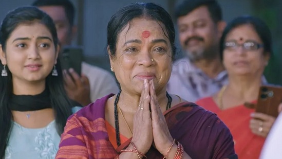 ಜೀ ಕನ್ನಡದ ಪುಟ್ಟಕ್ಕನ ಮಕ್ಕಳು ಧಾರಾವಾಹಿ ಟಿಆರ್ಪಿಯಲ್ಲಿ ಕೊಂಚ ತಟಸ್ಥವಾಗಿ ಉಳಿದಿದೆ. ಟಿಆರ್ಪಿಯಲ್ಲಿಯೂ ಹೆಚ್ಚು ಮೋಡಿ ಮಾಡದ ಈ ಧಾರಾವಾಹಿ, 15ನೇ ವಾರ 4.2 ಟಿಆರ್ಪಿ ಪಡೆದು ಒಂಬತ್ತನೇ ಸ್ಥಾನದಲ್ಲಿದೆ. ಜೀ ಕನ್ನಡದ ಪುಟ್ಟಕ್ಕನ ಮಕ್ಕಳು ಧಾರಾವಾಹಿ ಟಿಆರ್ಪಿಯಲ್ಲಿ ಕೊಂಚ ತಟಸ್ಥವಾಗಿ ಉಳಿದಿದೆ. ಟಿಆರ್ಪಿಯಲ್ಲಿಯೂ ಹೆಚ್ಚು ಮೋಡಿ ಮಾಡದ ಈ ಧಾರಾವಾಹಿ, 15ನೇ ವಾರ 4.2 ಟಿಆರ್ಪಿ ಪಡೆದು ಒಂಬತ್ತನೇ ಸ್ಥಾನದಲ್ಲಿದೆ.