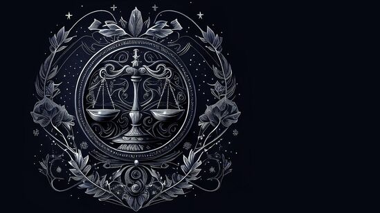 ತುಲಾ ರಾಶಿಯವರಿಗೆ, ಗುರು ಮತ್ತು ಶುಕ್ರನ ಸಂಯೋಜನೆಯು ಅನುಕೂಲಕರವಾಗಿರುತ್ತದೆ. ಏಕೆಂದರೆ ಈ ಸಂಯೋಜನೆಯು ನಿಮ್ಮ ಅದೃಷ್ಟ ರಾಶಿಯಲ್ಲಿ ನಡೆಯುತ್ತದೆ. ಈ ಸಮಯದಲ್ಲಿ ಬಾಕಿ ಇರುವ ಕಾರ್ಯಗಳು ಪೂರ್ಣಗೊಳ್ಳುತ್ತವೆ. ಯೋಜಿತ ಯೋಜನೆಗಳಲ್ಲಿ ಯಶಸ್ಸನ್ನು ಪಡೆಯುತ್ತೀರಿ. ಗೌರವ ಮತ್ತು ಸಂಪತ್ತಿನಲ್ಲಿ ಹೆಚ್ಚಳವಾಗಲಿದೆ. ನಿಮ್ಮ ಮಾತುಗಳಿಂದ ಇತರರ ಮೇಲೆ ಪ್ರಭಾವ ಬೀರಲು ಸಾಧ್ಯವಾಗುತ್ತದೆ. ಸಣ್ಣ ಅಥವಾ ದೀರ್ಘ ಪ್ರಯಾಣಕ್ಕೆ ಹೋಗಬಹುದು. ವಿದೇಶದಲ್ಲಿ ಅಧ್ಯಯನ ಮಾಡುವ ಬಗ್ಗೆ ಯೋಚಿಸುತ್ತಿರುವ ವಿದ್ಯಾರ್ಥಿಗಳ ಬಯಕೆ ಈಡೇರಬಹುದು.