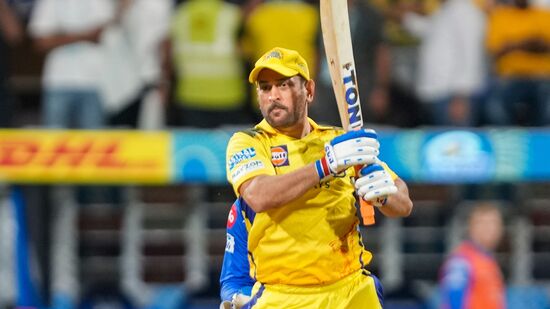 ಚೆನ್ನೈ ಸೂಪರ್ ಕಿಂಗ್ಸ್ ತಂಡದ ಸ್ಥಿತಿ ಅತ್ಯಂತ ಕೆಟ್ಟದಾಗಿದೆ. ಸಿಎಸ್​​ಕೆ ಅಂಕಪಟ್ಟಿಯಲ್ಲಿ ಕೊನೆಯ ಸ್ಥಾನದಲ್ಲಿದೆ. ಅದೇ ರೀತಿ ಪವರ್​ಪ್ಲೇನಲ್ಲಿ ಸಿಕ್ಸರ್‌ ಹೊಡೆಯುವ ವಿಷಯದಲ್ಲೂ ಚೆನ್ನೈ ಕೊನೆಯ ಸ್ಥಾನದಲ್ಲಿದೆ. ಐಪಿಎಲ್ ಪವರ್‌ಪ್ಲೇನಲ್ಲಿ ಚೆನ್ನೈ ಕೇವಲ 5 ಸಿಕ್ಸರ್‌ ಮಾತ್ರ ಬಾರಿಸಿದೆ.