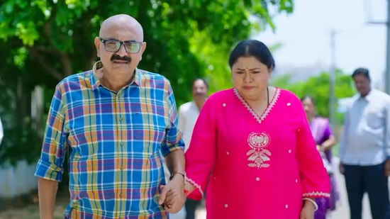 ಅಮೃತಧಾರೆ ಧಾರಾವಾಹಿಯಲ್ಲಿ ಹೆತ್ತವರ ಕಣ್ಣೀರಧಾರೆ: ಸದಾಶಿವ- ಮಂದಾಕಿನಿ ಜೀವ ಕಳೆದುಕೊಳ್ಳುತ್ತಾರ? ಮರ್ಯಾದೆಗೆ ಅಂಜಿದ ಮೇಷ್ಟ್ರು ಅಮೃತಧಾರೆ ಧಾರಾವಾಹಿಯಲ್ಲಿ ಹೆತ್ತವರ ಕಣ್ಣೀರಧಾರೆ: ಸದಾಶಿವ- ಮಂದಾಕಿನಿ ಜೀವ ಕಳೆದುಕೊಳ್ಳುತ್ತಾರ? ಮರ್ಯಾದೆಗೆ ಅಂಜಿದ ಮೇಷ್ಟ್ರು
