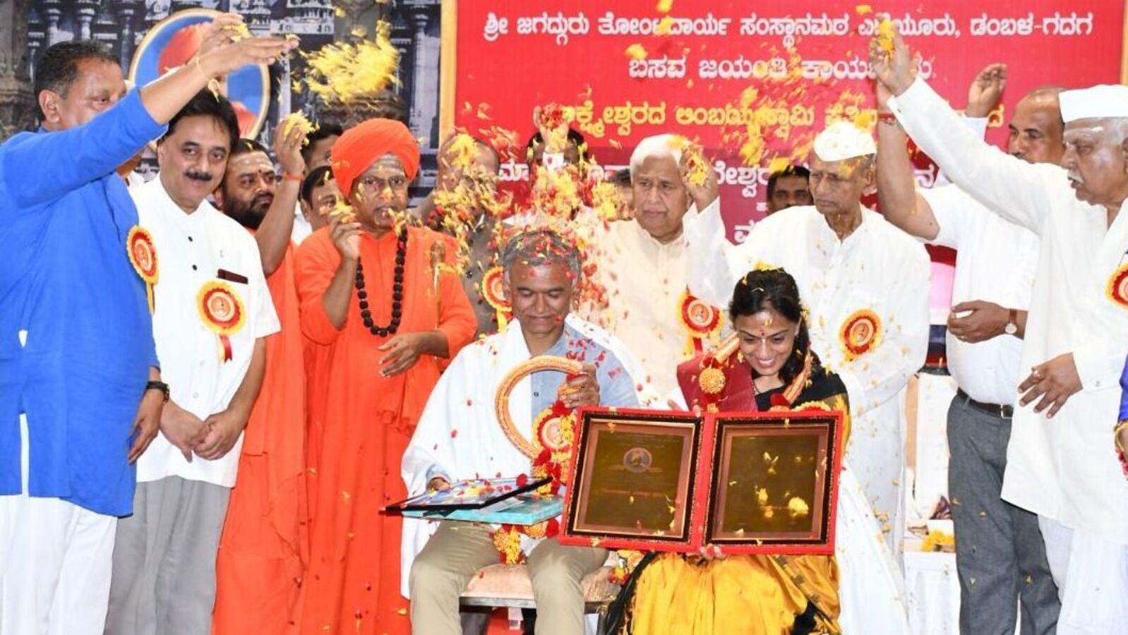 Basava Jayanti 2025: ಕರ್ನಾಟಕದ ಸಂವೇದನಾ ಶೀಲ ಸಚಿವ ಕೃಷ್ಣಬೈರೇಗೌಡರಿಗೆ ಗದಗದಲ್ಲಿ ಮಾನವತಾವಾದಿ ಬಸವೇಶ್ವರ ಪ್ರಶಸ್ತಿ ಪ್ರದಾನ