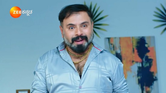 ಸೀತಾ ರಾಮರ ಪ್ರೀತಿ,  ಸೀತಾ ರಾಮ ಕಲ್ಯಾಣದಿಂದ ಆರಂಭವಾಗಿ, ಕೊನೆಗೆ ಅದು ಸಿಹಿಯ ಕೊಲೆಯ ಮೂಲಕ ಅಂತ್ಯವಾಗುತ್ತದೆ. ಹೀಗೆ ಸಾಗುವ ಮಕ್ಕಳ ನಾಟಕದಲ್ಲಿ, ಸಿಹಿ ಹತ್ಯೆಯ ಹಿಂದಿನ ಅಸಲಿಯತ್ತಿನ ಸ್ಕ್ರಿಪ್ಟ್‌ ಬರೆದಿದ್ದಾನೆ ಅಶೋಕ. 