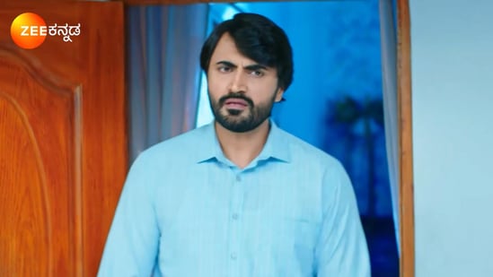 ಇತ್ತ ಇದೇ ಅಶೋಕನ ನಾಟಕದ ಬಗ್ಗೆ ಭಾರ್ಗವಿ ಕೆಂಡಾಮಂಡಲವಾಗಿದ್ದಾಳೆ. ಕುರಿನ ಬಲಿ ಕೊಡೋದಕ್ಕೂ ಮೊದಲು ಅದಕ್ಕೆ ಹಾರ ಹಾಕಿ, ಡೋಲು ಬಜಾಯಿಸಿ ಸಂಭ್ರಮ ಪಡ್ತಾರಲ್ಲ ಹಾಗೆ ಅಲ್ವ ಎಂದು ಭಾರ್ಗವಿಗೆ ಟೀಸ್‌ ಮಾಡಿದ್ದಾನೆ ವಿಶ್ವ. 