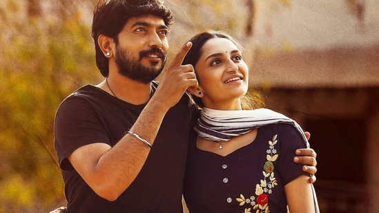 ಚಿತ್ರಮಂದಿರಗಳಲ್ಲಿ ಹೆಚ್ಚು ಮೋಡಿ ಮಾಡದ ಈ ಸಿನಿಮಾ, ಒಟಿಟಿಯಲ್ಲಾದರೂ ಹೆಚ್ಚು ವೀಕ್ಷಣೆ ಪಡೆಯುತ್ತಾ ಕಾದು ನೋಡಬೇಕು. ಚಿತ್ರಮಂದಿರಗಳಲ್ಲಿ ಹೆಚ್ಚು ಮೋಡಿ ಮಾಡದ ಈ ಸಿನಿಮಾ, ಒಟಿಟಿಯಲ್ಲಾದರೂ ಹೆಚ್ಚು ವೀಕ್ಷಣೆ ಪಡೆಯುತ್ತಾ ಕಾದು ನೋಡಬೇಕು.