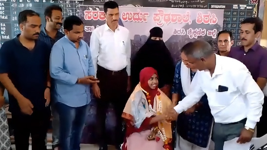 ಸರ್ಕಾರಿ ಉರ್ದು ಹೈಸ್ಕೂಲ್ನಲ್ಲಿ ಓದಿ ಎಸ್ಎಸ್ಎಲ್ಸಿ ಟಾಪರ್ ಆದ ಶಗುಫ್ತಾ ಅಂಜುಮ್ಗೆ ಡಾಕ್ಟರ್ ಆಗುವ ಆಸೆ ಸರ್ಕಾರಿ ಉರ್ದು ಹೈಸ್ಕೂಲ್ನಲ್ಲಿ ಓದಿ ಎಸ್ಎಸ್ಎಲ್ಸಿ ಟಾಪರ್ ಆದ ಶಗುಫ್ತಾ ಅಂಜುಮ್ಗೆ ಡಾಕ್ಟರ್ ಆಗುವ ಆಸೆ