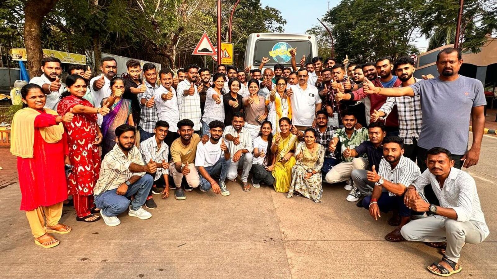 ಹೀಗೊಂದು ಅರ್ಥಪೂರ್ಣ ಕಾರ್ಮಿಕರ ದಿನಾಚರಣೆ: ಎಲ್ಲ ಸಿಬ್ಬಂದಿಯನ್ನು ವಿಮಾನದಲ್ಲಿ ಪ್ರವಾಸ ಕರೆದೊಯ್ದ ಮಾಲೀಕ