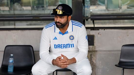 ಟೆಸ್ಟ್ ಕ್ರಿಕೆಟ್ಗೆ ದಿಢೀರ್ ನಿವೃತ್ತಿ ಘೋಷಿಸಿದ ಭಾರತ ತಂಡದ ನಾಯಕ ರೋಹಿತ್ ಶರ್ಮಾ ಟೆಸ್ಟ್ ಕ್ರಿಕೆಟ್ಗೆ ದಿಢೀರ್ ನಿವೃತ್ತಿ ಘೋಷಿಸಿದ ಭಾರತ ತಂಡದ ನಾಯಕ ರೋಹಿತ್ ಶರ್ಮಾ