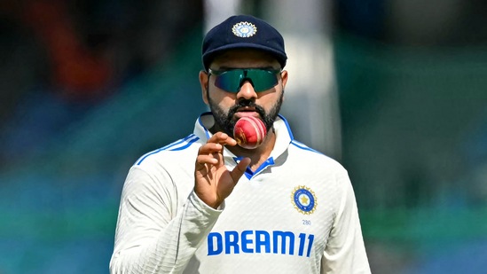 ಶೇಕಡಾ 50ರಷ್ಟು ಗೆಲುವು: ಟೆಸ್ಟ್ ಕ್ರಿಕೆಟ್‌ನಲ್ಲಿ ರೋಹಿತ್ ಅವರು ಶೇ 50 ರಷ್ಟು ಗೆಲುವಿನ ಶೇಕಡಾವಾರು ಹೊಂದಿದ್ದಾರೆ. ಕೊಹ್ಲಿ (58%) ನಂತರ ಹೆಚ್ಚು ಶೇಕಡವಾರು ಹೊಂದಿರುವ ಎರಡನೇ ನಾಯಕ  ಎನಿಸಿದ್ದಾರೆ.