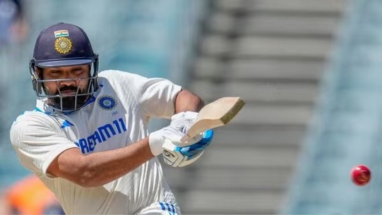 'ಎಲ್ಲರಿಗೂ ನಮಸ್ಕಾರ, ನಾನು ಟೆಸ್ಟ್ ಕ್ರಿಕೆಟ್‌ನಿಂದ ನಿವೃತ್ತಿ ಹೊಂದುತ್ತಿದ್ದೇನೆ ಎಂದು ಹಂಚಿಕೊಳ್ಳಲು ಬಯಸುತ್ತೇನೆ. ನನ್ನ ದೇಶವನ್ನು ಬಿಳಿ ಜೆರ್ಸಿಯಲ್ಲಿ ಪ್ರತಿನಿಧಿಸುವುದು ಸಂಪೂರ್ಣ ಗೌರವವಾಗಿದೆ. ನಿಮ್ಮೆಲ್ಲರ ಪ್ರೀತಿ ಮತ್ತು ಬೆಂಬಲಕ್ಕೆ ಧನ್ಯವಾದಗಳು. ನಾನು ಏಕದಿನ ಮಾದರಿಯಲ್ಲಿ ಭಾರತವನ್ನು ಪ್ರತಿನಿಧಿಸುವುದನ್ನು ಮುಂದುವರಿಸುತ್ತೇನೆ' ಎಂದು ಇನ್‌ಸ್ಟಾಗ್ರಾಮ್‌ನಲ್ಲಿ ತಿಳಿಸಿದ್ದಾರೆ.