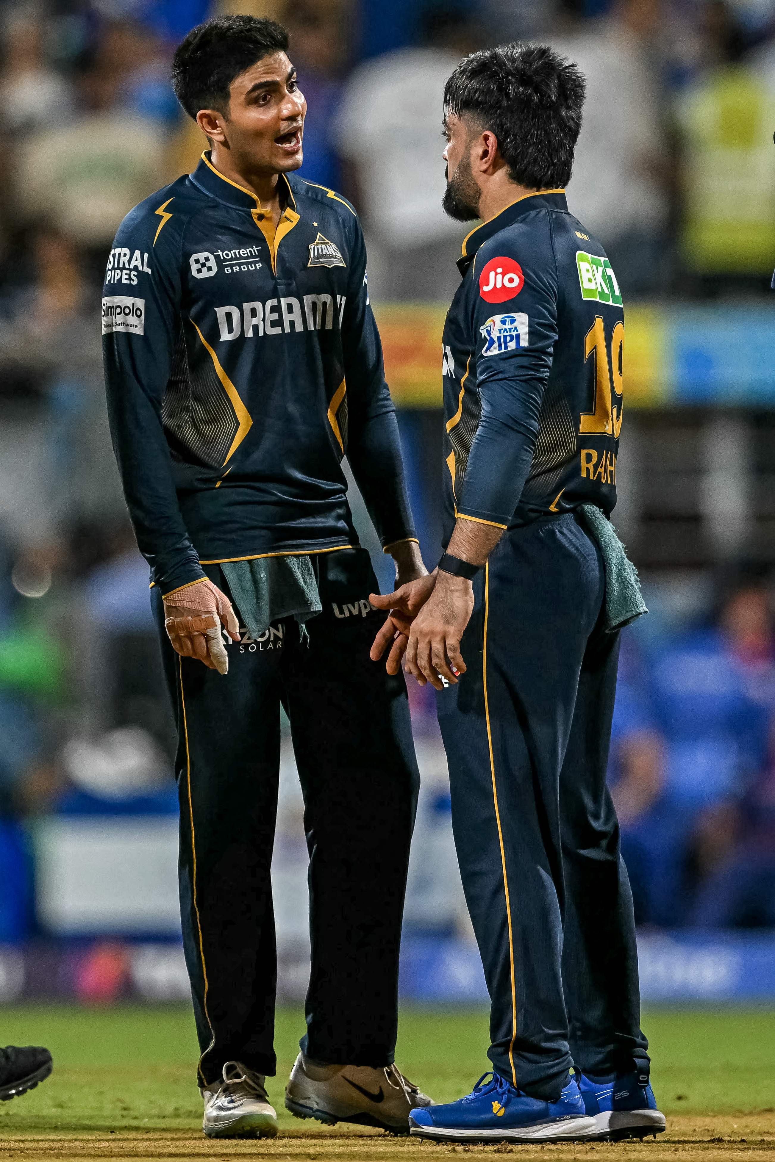 ಗುಜರಾತ್ ಟೈಟಾನ್ಸ್ ಜಂಟಿಯಾಗಿ 4ನೇ ಸ್ಥಾನದಲ್ಲಿದೆ. 2022ರಲ್ಲಿ ಐಪಿಎಲ್‌ಗೆ ಪಾದಾರ್ಪಣೆ ಮಾಡಿದ ಜಿಟಿ 4 ಬಾರಿ ಕೊನೆಯ ಎಸೆತದಲ್ಲಿ ಪಂದ್ಯ ಗೆದ್ದಿದೆ. ಪಂಜಾಬ್ ಕಿಂಗ್ಸ್ ಕೂಡ 4 ಬಾರಿ ಈ ಸಾಧನೆ ಮಾಡಿದೆ.