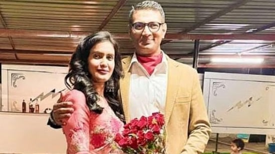 ಕರ್ನಲ್ ಸೋಫಿಯಾ ಖುರೇಷಿ ಮತ್ತು ಅವರ ಪತಿ ಕರ್ನಲ್ ತಾಜುದ್ದೀನ್ ಬಾಗೇವಾಡಿ ಕರ್ನಲ್ ಸೋಫಿಯಾ ಖುರೇಷಿ ಮತ್ತು ಅವರ ಪತಿ ಕರ್ನಲ್ ತಾಜುದ್ದೀನ್ ಬಾಗೇವಾಡಿ