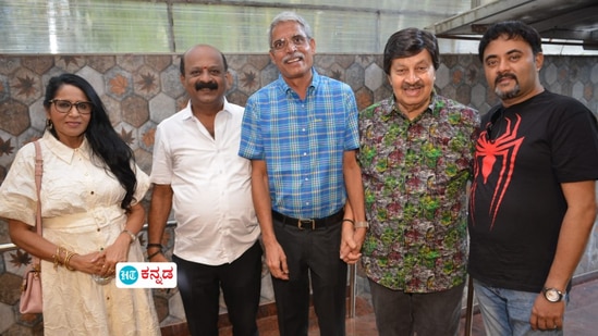 ಸೂಲಗಿತ್ತಿಯ ಬದುಕು ಪ್ರತಿನಿಧಿಸುವ ʻತಾಯವ್ವʼ ಚಿತ್ರದ ಟ್ರೇಲರ್ ಬಿಡುಗಡೆ ಮಾಡಿದ ಹಿರಿಯ ನಟ ಶ್ರೀನಾಥ್ ಸೂಲಗಿತ್ತಿಯ ಬದುಕು ಪ್ರತಿನಿಧಿಸುವ ʻತಾಯವ್ವʼ ಚಿತ್ರದ ಟ್ರೇಲರ್ ಬಿಡುಗಡೆ ಮಾಡಿದ ಹಿರಿಯ ನಟ ಶ್ರೀನಾಥ್