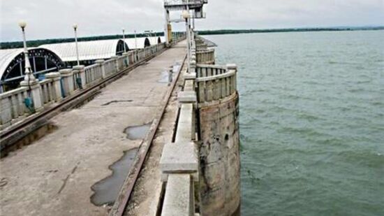 ಹಾಸನ ಜಿಲ್ಲೆಯ ಹೇಮಾವತಿ ಜಲಾಶಯದಲ್ಲಿ ನೀರಿನ ಪ್ರಮಾಣ 19.14 ಟಿಎಂಸಿ ಇದೆ. ಸದ್ಯ ಶೇ.52 ರಷ್ಟು ನೀರು ಸಂಗ್ರಹವಾಗಿದೆ.ಕಳೆದ ವರ್ಷ ಇದೇ ದಿನ 9.22 ಟಿಎಂಸಿ ನೀರು ಜಲಾಶಯದಲ್ಲಿ ಸಂಗ್ರಹವಿತ್ತು. ಹಾಸನ ಜಿಲ್ಲೆಯ ಹೇಮಾವತಿ ಜಲಾಶಯದಲ್ಲಿ ನೀರಿನ ಪ್ರಮಾಣ 19.14 ಟಿಎಂಸಿ ಇದೆ. ಸದ್ಯ ಶೇ.52 ರಷ್ಟು ನೀರು ಸಂಗ್ರಹವಾಗಿದೆ.ಕಳೆದ ವರ್ಷ ಇದೇ ದಿನ 9.22 ಟಿಎಂಸಿ ನೀರು ಜಲಾಶಯದಲ್ಲಿ ಸಂಗ್ರಹವಿತ್ತು.