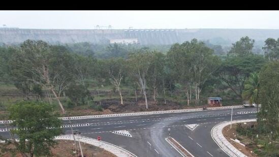 ಬೆಳಗಾವಿ ಜಿಲ್ಲೆಯ ಘಟಪ್ರಭಾ ಜಲಾಶಯದಲ್ಲಿ ನೀರಿನ ಪ್ರಮಾಣ 16.87 ಟಿಎಂಸಿ ಇದೆ. ಸದ್ಯ ಶೇ.33 ರಷ್ಟು ನೀರು ಸಂಗ್ರಹವಾಗಿದೆ.ಕಳೆದ ವರ್ಷ ಇದೇ ದಿನ ಟಿಎಂಸಿ 15.51 ನೀರು ಜಲಾಶಯದಲ್ಲಿ ಸಂಗ್ರಹವಿತ್ತು. ಬೆಳಗಾವಿ ಜಿಲ್ಲೆಯ ಘಟಪ್ರಭಾ ಜಲಾಶಯದಲ್ಲಿ ನೀರಿನ ಪ್ರಮಾಣ 16.87 ಟಿಎಂಸಿ ಇದೆ. ಸದ್ಯ ಶೇ.33 ರಷ್ಟು ನೀರು ಸಂಗ್ರಹವಾಗಿದೆ.ಕಳೆದ ವರ್ಷ ಇದೇ ದಿನ ಟಿಎಂಸಿ 15.51 ನೀರು ಜಲಾಶಯದಲ್ಲಿ ಸಂಗ್ರಹವಿತ್ತು.