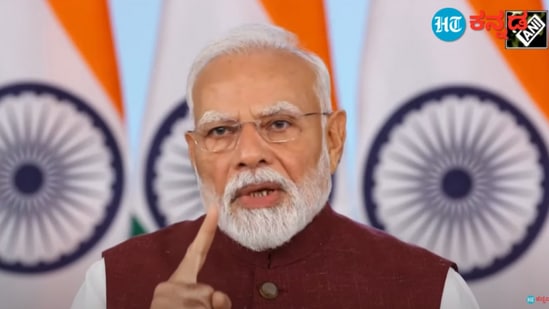 ಪಾಕಿಸ್ಥಾನದ ಜತೆಗೆ ಮಾತುಕತೆ ಏನಿದ್ದರೂ ಭಯೋತ್ಪಾದನೆ ವಿಚಾರವಾಗಿ ಮತ್ತು ಪಾಕಿಸ್ತಾನ ಆಕ್ರಮಿತ ಕಾಶ್ಮೀರ (ಪಿಒಕೆ) ಸಂಬಂಧಿಸಿದಂತೆ ಮಾತ್ರವೇ ಆಗಿರುತ್ತದೆ. ಅದು ದ್ವಿಪಕ್ಷೀಯ ಮಾತುಕತೆ, ಅದರಲ್ಲಿ ಬೇರೆಯವರಿಗೆ ಅವಕಾಶವಿಲ್ಲ. ಪಾಕಿಸ್ತಾನ ಇದನ್ನು ಅರ್ಥಮಾಡಿಕೊಂಡು ನಡೆಯಬೇಕು. - ನರೇಂದ್ರ ಮೋದಿ, ಭಾರತದ ಪ್ರಧಾನಿ ಪಾಕಿಸ್ಥಾನದ ಜತೆಗೆ ಮಾತುಕತೆ ಏನಿದ್ದರೂ ಭಯೋತ್ಪಾದನೆ ವಿಚಾರವಾಗಿ ಮತ್ತು ಪಾಕಿಸ್ತಾನ ಆಕ್ರಮಿತ ಕಾಶ್ಮೀರ (ಪಿಒಕೆ) ಸಂಬಂಧಿಸಿದಂತೆ ಮಾತ್ರವೇ ಆಗಿರುತ್ತದೆ. ಅದು ದ್ವಿಪಕ್ಷೀಯ ಮಾತುಕತೆ, ಅದರಲ್ಲಿ ಬೇರೆಯವರಿಗೆ ಅವಕಾಶವಿಲ್ಲ. ಪಾಕಿಸ್ತಾನ ಇದನ್ನು ಅರ್ಥಮಾಡಿಕೊಂಡು ನಡೆಯಬೇಕು. - ನರೇಂದ್ರ ಮೋದಿ, ಭಾರತದ ಪ್ರಧಾನಿ