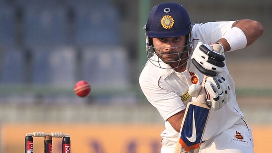 ವಿರಾಟ್ ಕೊಹ್ಲಿ 2006ರ ನವೆಂಬರ್‌ನಲ್ಲಿ ತಮಿಳುನಾಡು ವಿರುದ್ಧ ಡೆಲ್ಲಿ ಪರ ರಣಜಿ ಪದಾರ್ಪಣೆ ಮಾಡಿದ್ದರು.