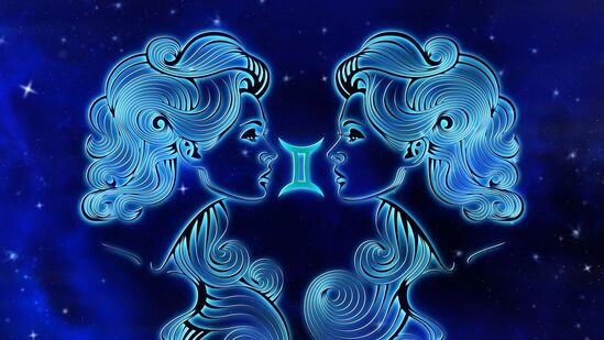 ಮಿಥುನ ರಾಶಿ: ಈ ರಾಶಿಯಲ್ಲಿ ತ್ರಿಗ್ರಾಹಿ ಯೋಗವು ಸಂಭವಿಸಲಿದೆ. ಇದು ಈ ಅವಧಿಯಲ್ಲಿ ಅದೃಷ್ಟವನ್ನು ತರುತ್ತದೆ. ವೈಯಕ್ತಿಕ ಜೀವನದಲ್ಲಿ ಸಂತೋಷ ಹೆಚ್ಚಾಗುತ್ತದೆ. ಮದುವೆಯಾಗಲು ಪ್ರಯತ್ನಿಸುತ್ತಿರುವವರು ಉತ್ತಮ ಫಲಿತಾಂಶಗಳನ್ನು ಪಡೆಯುತ್ತಾರೆ. ಒಳ್ಳೆಯ ಸುದ್ದಿಯನ್ನು ಕೇಳುವಿರಿ, ಉದ್ಯಮಿಗಳು ಆದಾಯವನ್ನು ಪಡೆಯುತ್ತಾರೆ. ಹೊಸ ವ್ಯವಹಾರಗಳನ್ನು ಮಾಡುತ್ತೀರಿ. ಆರೋಗ್ಯದ ಬಗ್ಗೆ ಹೆಚ್ಚು ಜಾಗರೂಕರಾಗಿರಬೇಕು ಮತ್ತು ಅಧ್ಯಾತ್ಮಿಕ ಆಲೋಚನೆಗಳನ್ನು ಬೆಳೆಸಿಕೊಳ್ಳುತ್ತೀರಿ.