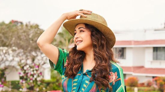 ಮಾಧುರಿ ದೀಕ್ಷಿತ್‌ ಅವರು 70ಕ್ಕೂ ಹೆಚ್ಚು ಸಿನಿಮಾಗಳಲ್ಲಿ ನಟಿಸಿದ್ದಾರೆ. ಆರು ಫಿಲ್ಮ್‌ಫೇರ್‌ ಪ್ರಶಸ್ತಿ ಪಡೆದಿದ್ದಾರೆ. ಇವರು ಚಿತ್ರರಂಗಕ್ಕೆ ನೀಡಿದ ಕೊಡುಗೆ ಪರಿಗಣಿಸಿ ಪದ್ಮಶ್ರೀ ಪ್ರಶಸ್ತಿ ನೀಡಲಾಗಿದೆ.