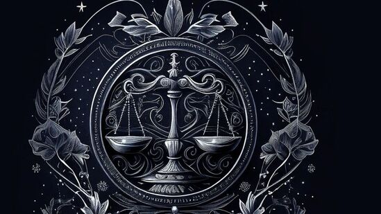 ತುಲಾ ರಾಶಿ: ಮಿಥುನ ರಾಶಿಯಲ್ಲಿ ತ್ರಿಗ್ರಾಹಿ ಯೋಗದ ಅವಧಿಯು ತುಲಾ ರಾಶಿಯವರಿಗೆ ಪ್ರಯೋಜನಕಾರಿಯಾಗಲಿದೆ. ಕಚೇರಿಗಳಲ್ಲಿ ಉದ್ಯೋಗಿಗಳನ್ನು ಪ್ರಶಂಸಿಸಲಾಗುವುದು. ಅದೃಷ್ಟವು ನಿಮ್ಮೊಂದಿಗೆ ಇರುತ್ತದೆ. ಅನೇಕ ಕಾರ್ಯಗಳಲ್ಲಿ ಯಶಸ್ಸಿಗೆ ಕಾರಣವಾಗುತ್ತದೆ. ಸಮಾಜದಲ್ಲಿ ಸಾಕಷ್ಟು ಗೌರವವನ್ನು ಪಡೆಯುತ್ತೀರಿ. ಹಣದ ವಿಷಯದಲ್ಲಿ ಪರಿಸ್ಥಿತಿಗಳು ಒಟ್ಟಿಗೆ ಬರುತ್ತವೆ. ಮನೆ ಖರೀದಿಸಲು ಬಯಸುವವರಿಗೆ ಅನುಕೂಲಕರವಾಗಿರುತ್ತದೆ. ಆತ್ಮವಿಶ್ವಾಸ ಹೆಚ್ಚಾಗುತ್ತದೆ.