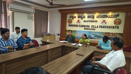 ಬೇಕಾಬಿಟ್ಟಿ ಕಸ ಎಸೆಯುವವರನ್ನು ತಡೆಯಲು ಹಾಗೂ ಪತ್ತೆಹಚ್ಚಲು ದಕ್ಷಿಣ ಕನ್ನಡದಲ್ಲಿ ತಂಡ ರಚನೆ ಬೇಕಾಬಿಟ್ಟಿ ಕಸ ಎಸೆಯುವವರನ್ನು ತಡೆಯಲು ಹಾಗೂ ಪತ್ತೆಹಚ್ಚಲು ದಕ್ಷಿಣ ಕನ್ನಡದಲ್ಲಿ ತಂಡ ರಚನೆ