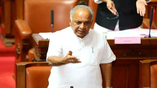 ರಾಯಚೂರು ಜಿಲ್ಲೆ ಮಾನ್ವಿ ಕ್ಷೇತ್ರದವರಾದ, ವಿಧಾನಪರಿಷತ್‌ ಸದಸ್ಯ ಎನ್‌.ಎಸ್.ಬೋಸರಾಜು ಸಣ್ಣ ನೀರಾವರಿ ಜತೆಗೆ ಕೊಡಗು ಉಸ್ತುವಾರಿ ಸಚಿವ. ಇಲಾಖೆಯಲ್ಲಿ ಹೆಚ್ಚು ಕಡೆ ಪ್ರವಾಸ ಮಾಡಲಿಲ್ಲ. ಕೊಡಗಿಗೂ ಆಗಾಗ ಭೇಟಿ ಕೊಡುವುದು ಬಿಟ್ಟರೆ ಪ್ರಗತಿಗೆ ಒತ್ತು ನೀಡಲಿಲ್ಲ ಎನ್ನುವ ಅಭಿಪ್ರಾಯ ಹೆಚ್ಚಿವೆ.