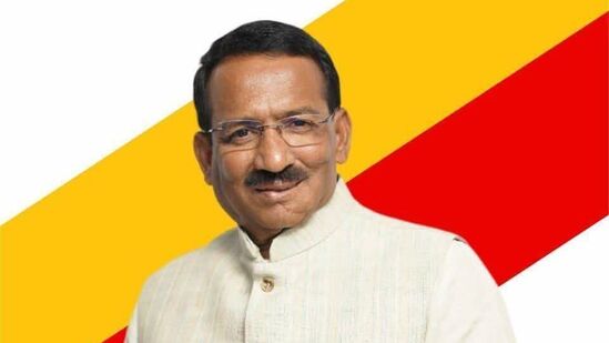 ಬಾಗಲಕೋಟೆ ಜಿಲ್ಲೆ ಮುಧೋಳ ಕ್ಷೇತ್ರದ ಶಾಸಕರಾಗಿ. ಈ ಹಿಂದೆ ಸಚಿವರೂ ಆಗಿದ್ದ ಆರ್.ಬಿ.ತಿಮ್ಮಾಪುರ ಅವರು ಅಬಕಾರಿ ಸಚಿವರು. ಇವರು ಕೂಡ ಅಬಕಾರಿ ಇಲಾಖೆ ನಿಭಾವಣೆಯಲ್ಲಿ ನಿರೀಕ್ಷಿತ ಯಶ ಕಾಣಲಿಲ್ಲ ಎನ್ನುವ ಅಭಿಪ್ರಾಯಗಳಿವೆ.