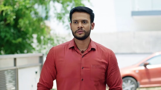 ರಾಮಾಚಾರಿ ಧಾರಾವಾಹಿ ಕಳೆದ ಕೆಲ ತಿಂಗಳಿಂದ ಟಿಆರ್ಪಿಯಲ್ಲಿ ಕುಸಿತ ಕಾಣುತ್ತಿದೆ. ಈಗಲೂ ಅದೇ ಸ್ಥಿತಿ ಮುಂದುವರಿದಿದ್ದು, 18ನೇ ವಾರದ ಟಿಆರ್ಪಿಯಲ್ಲಿ 2.3 ಟಿಆರ್ಪಿ ಪಡೆದು ಏಳನೇ ಸ್ಥಾನದಲ್ಲಿದೆ. ರಾಮಾಚಾರಿ ಧಾರಾವಾಹಿ ಕಳೆದ ಕೆಲ ತಿಂಗಳಿಂದ ಟಿಆರ್ಪಿಯಲ್ಲಿ ಕುಸಿತ ಕಾಣುತ್ತಿದೆ. ಈಗಲೂ ಅದೇ ಸ್ಥಿತಿ ಮುಂದುವರಿದಿದ್ದು, 18ನೇ ವಾರದ ಟಿಆರ್ಪಿಯಲ್ಲಿ 2.3 ಟಿಆರ್ಪಿ ಪಡೆದು ಏಳನೇ ಸ್ಥಾನದಲ್ಲಿದೆ.